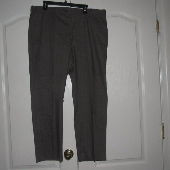 NWT KIRKLAND SIGNATURE Brown Men’s Flat Front Pants Size 40 x 29